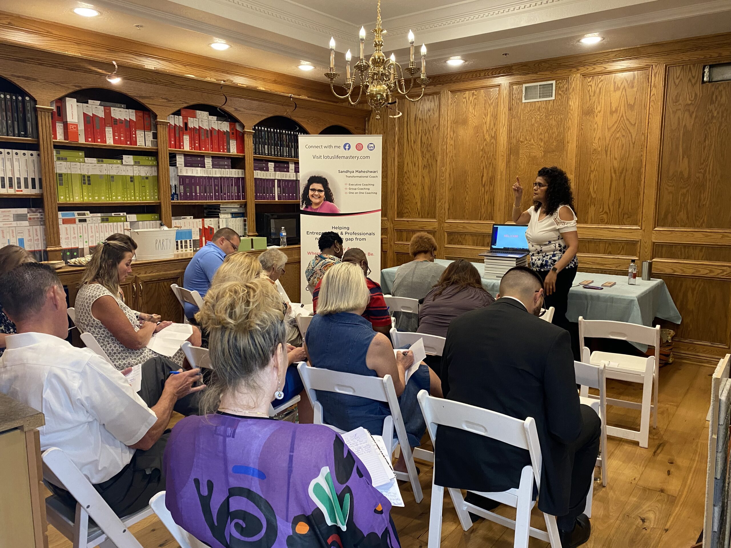 Sandhya Maheshwari speaking at Women's Business Network event